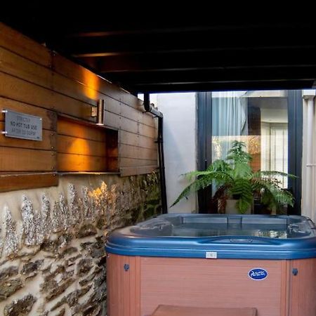 Edge14- Spacious, Stylish And Near The Beach! New Quay Eksteriør bilde