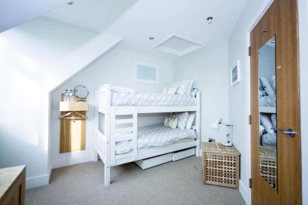 Edge14- Spacious, Stylish And Near The Beach! New Quay Eksteriør bilde