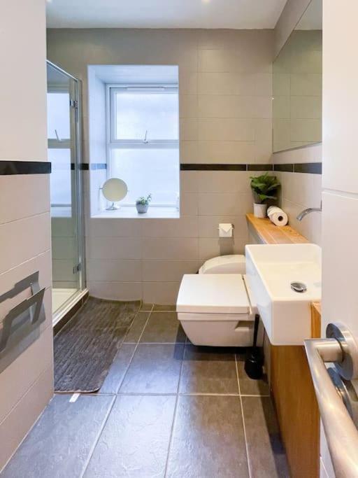 Edge14- Spacious, Stylish And Near The Beach! New Quay Eksteriør bilde