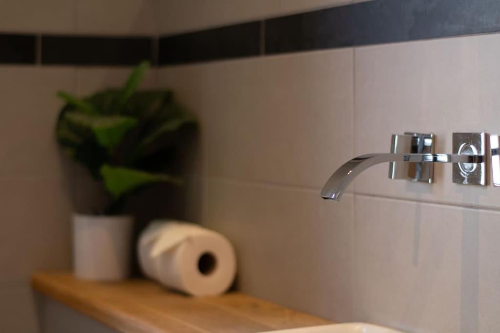 Edge14- Spacious, Stylish And Near The Beach! New Quay Eksteriør bilde