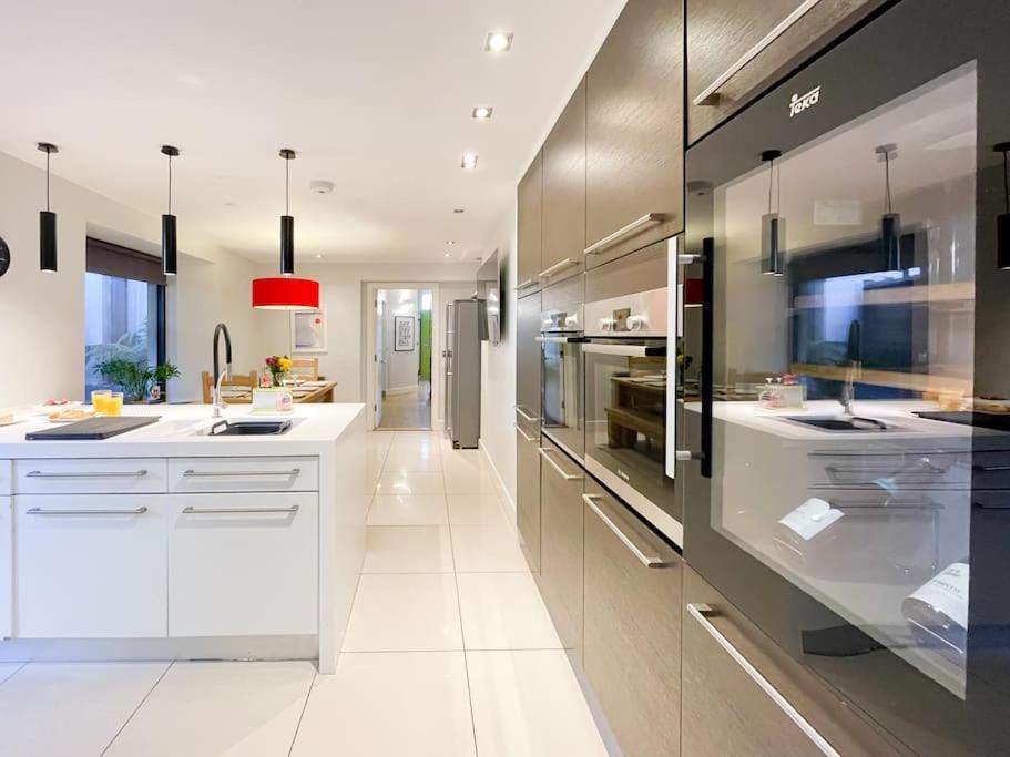 Edge14- Spacious, Stylish And Near The Beach! New Quay Eksteriør bilde