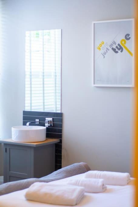 Edge14- Spacious, Stylish And Near The Beach! New Quay Eksteriør bilde