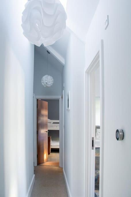 Edge14- Spacious, Stylish And Near The Beach! New Quay Eksteriør bilde