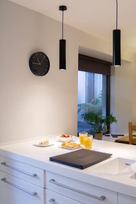 Edge14- Spacious, Stylish And Near The Beach! New Quay Eksteriør bilde