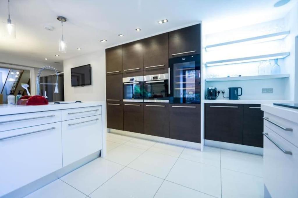Edge14- Spacious, Stylish And Near The Beach! New Quay Eksteriør bilde