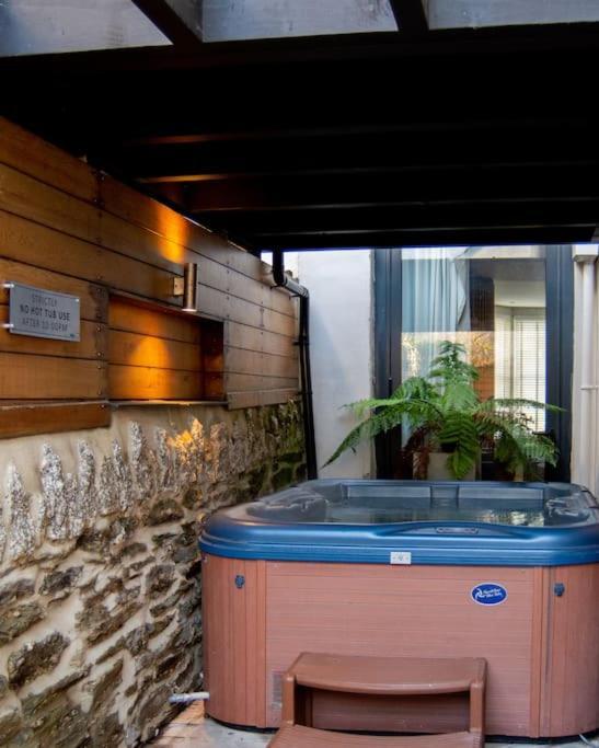 Edge14- Spacious, Stylish And Near The Beach! New Quay Eksteriør bilde