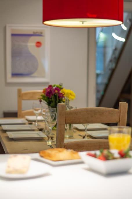 Edge14- Spacious, Stylish And Near The Beach! New Quay Eksteriør bilde